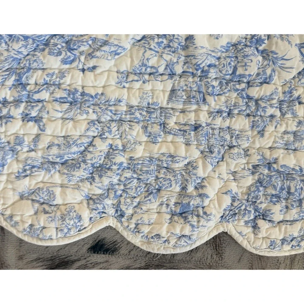 Klass Systems Blue White Toile Quilted Throw 48x58 Scalloped French Country EUC